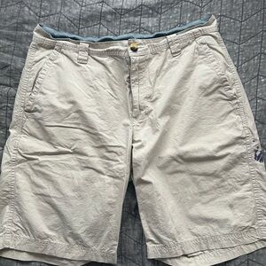 Columbia Men's Light Tan Flat Front Shorts